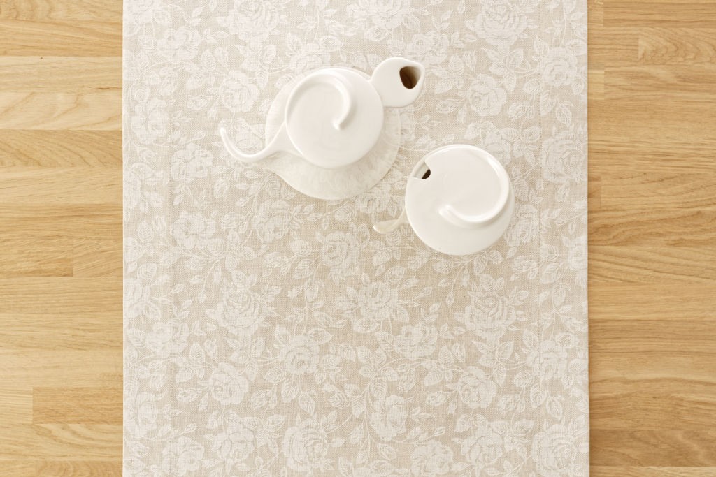 Asztali futó - Fehér rózsa